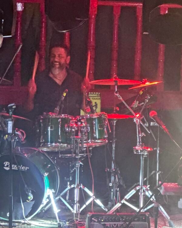 DOGS TRIBUTO A PINK FLOYD